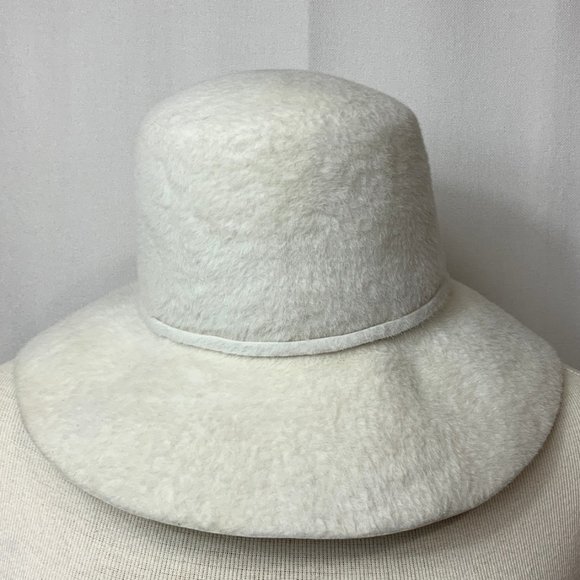 Atelier Spezial Damenhute Vaith Wertheim Cloche Hat Ivory Bow Accent - Picture 10 of 12